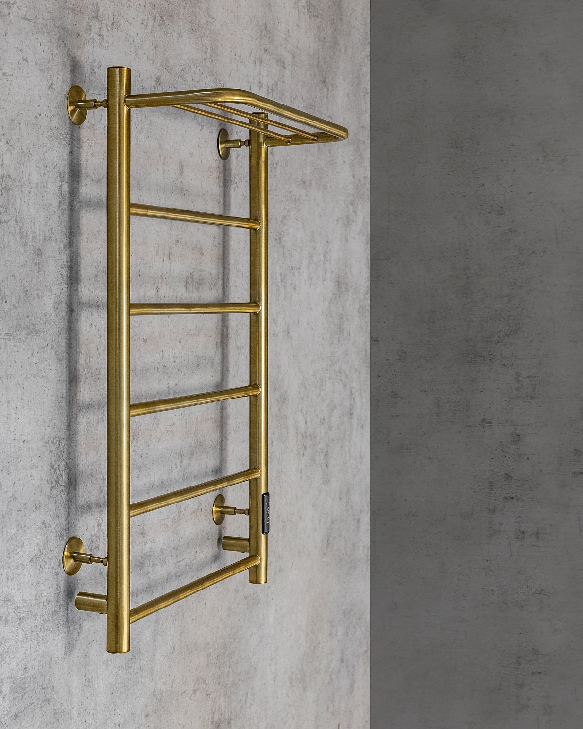 Полотенцесушитель электрический Chromix Bazel 50x80 П5 Br с полкой