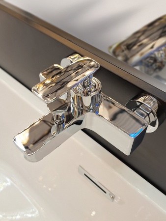 Смеситель для ванны AltroBagno Aperto 0207 Cr Смеситель для ванны AltroBagno Aperto 0207 Cr