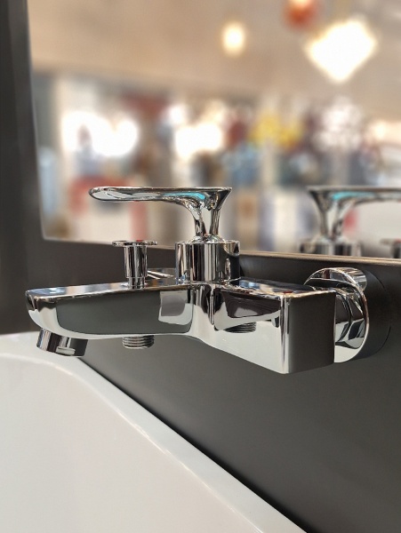 Смеситель для ванны AltroBagno Aperto 0207 Cr Смеситель для ванны AltroBagno Aperto 0207 Cr