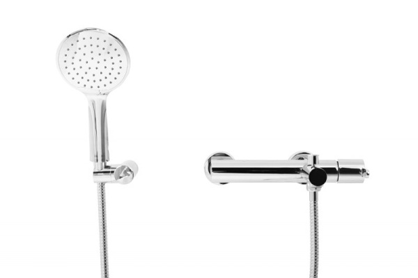 Смеситель для ванны и душа однорычажный в комплекте с ручным душем, шлангом и держателем Cezares LEA