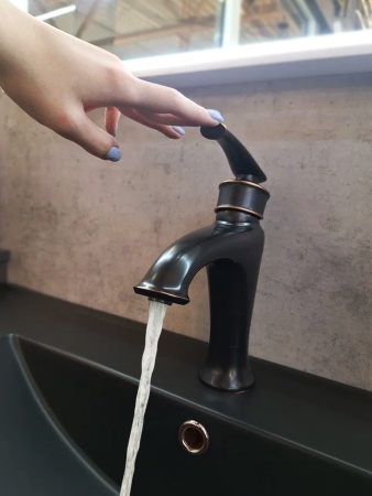 Смеситель для раковины AltroBagno Beatrice 0113 BrNe