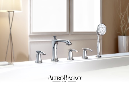 Смеситель на борт ванны с душем AltroBagno Beatrice 020104 Cr Смеситель на борт ванны с душем AltroBagno Beatrice 020104 Cr