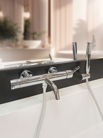 Смеситель для ванны AltroBagno Unione 0220 Cr Смеситель для ванны AltroBagno Unione 0220 Cr