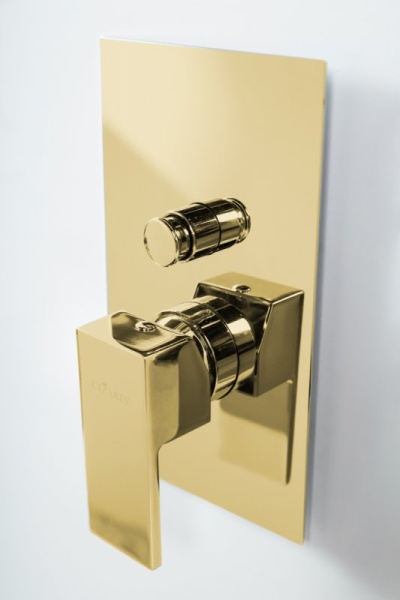 Встраиваемый однорычажный смеситель для душа с переключателем на 2 выхода Cezares UNIKA-VDIM-03/24 Встраиваемый однорычажный смеситель для душа с переключателем на 2 выхода Cezares UNIKA-VDIM-03/24