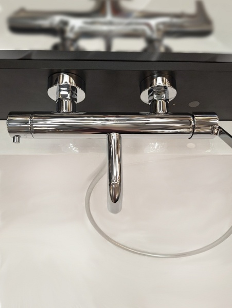 Смеситель для ванны AltroBagno Unione 0220 Cr Смеситель для ванны AltroBagno Unione 0220 Cr