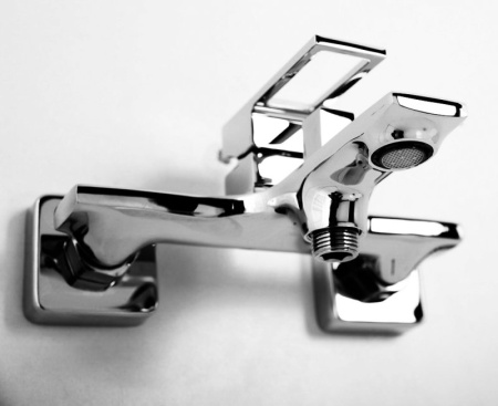 Смеситель для ванны и душа BelBagno LUCE LUC-VAS-NERO Смеситель для ванны и душа BelBagno LUCE LUC-VAS-NERO