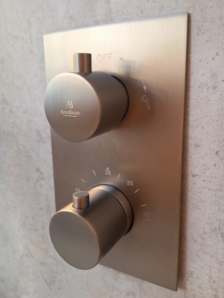 Душевая система с термостатом AltroBagno Unione 040409 GrMt