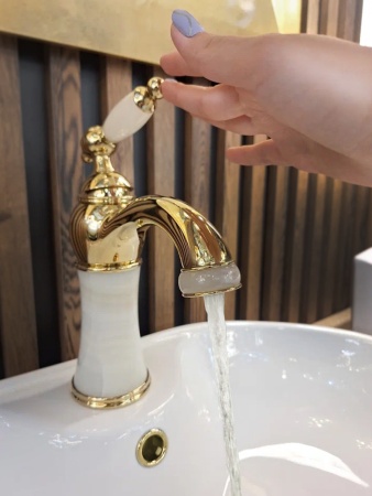 Смеситель для раковины AltroBagno Opera 0118 OrGi