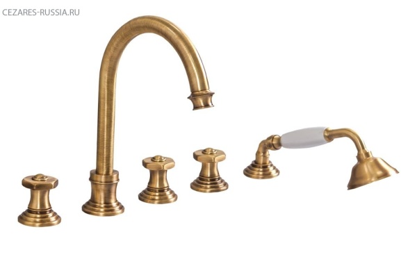 Смеситель на борт ванны с выдвижным душем и переключателем Cezares APHRODITE-BVD-02-S1 Смеситель на борт ванны с выдвижным душем и переключателем Cezares APHRODITE-BVD-02-S1