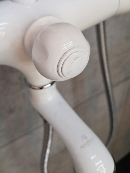 Душевая система с термостатом AltroBagno Beatrice 030405 Bi