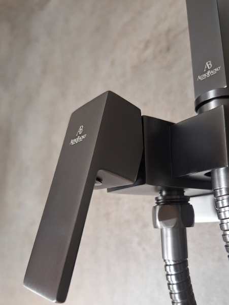 Встраиваемый гигиенический душ AltroBagno BM 060121 GrMt Встраиваемый гигиенический душ AltroBagno BM 060121 GrMt