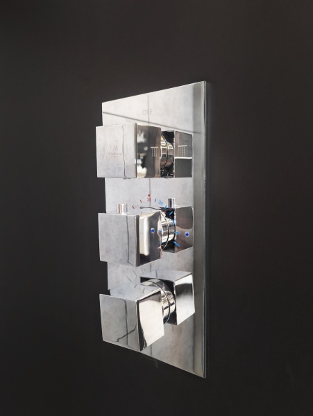 Встраиваемая душевая система с термостатом AltroBagno Cascata 040101 Cr Встраиваемая душевая система с термостатом AltroBagno Cascata 040101 Cr