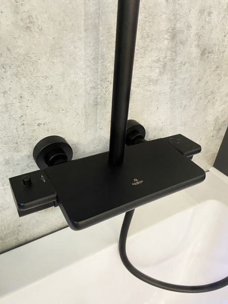 Душевая система с термостатом AltroBagno Lamberto 030418 NeOp Душевая система с термостатом AltroBagno Lamberto 030418 NeOp