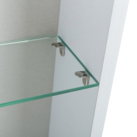 Зеркальный шкаф с одной распашной дверцей, с двумя стеклянными полками, со встроенной подсветкой и и