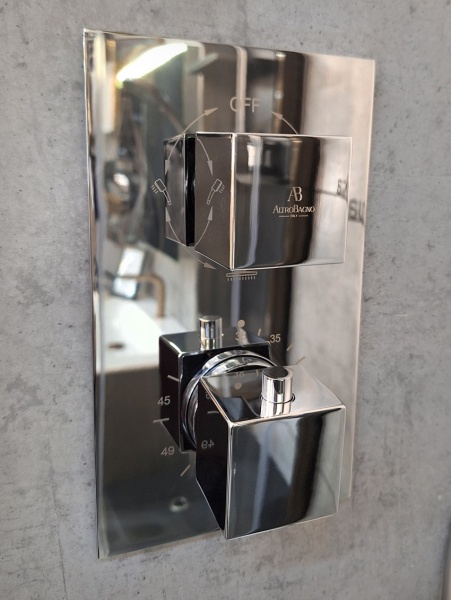 Душевая система с термостатом AltroBagno Cascata 040103 Cr
