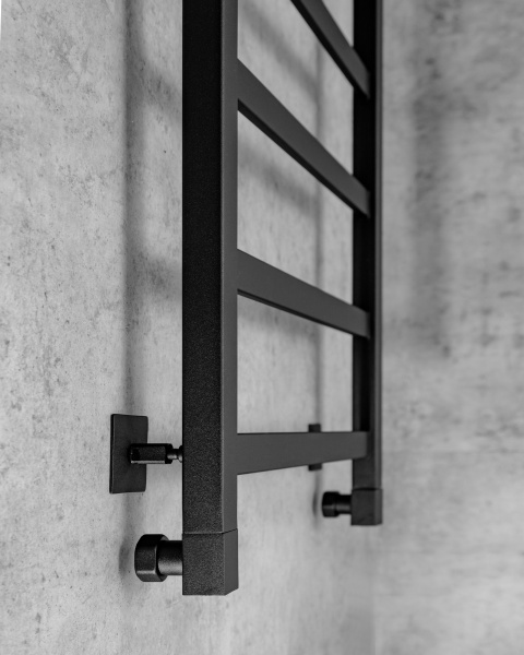 Полотенцесушитель водяной Chromix Granada 50x80 П5 MB с крючками и верхней полкой Полотенцесушитель водяной Chromix Granada 50x80 П5 MB с крючками и верхней полкой