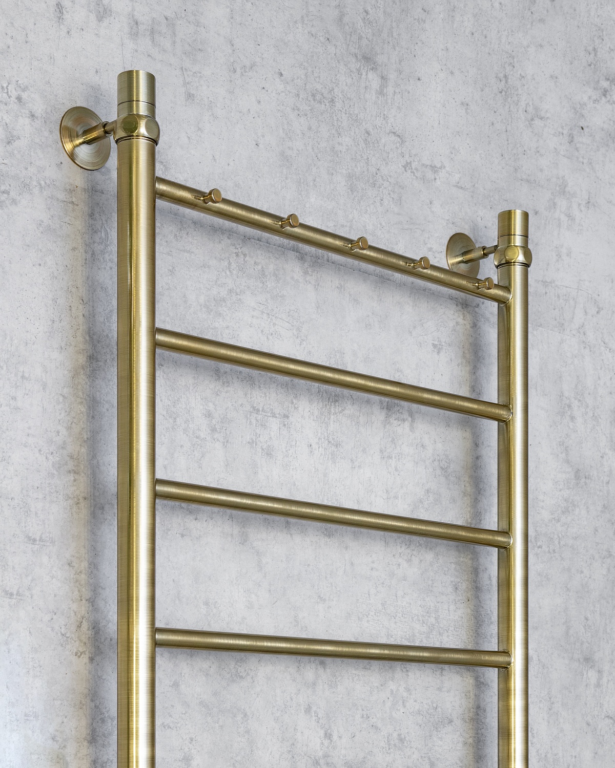 Полотенцесушитель водяной Chromix Stuttgart 50x80 П6 Br с крючками