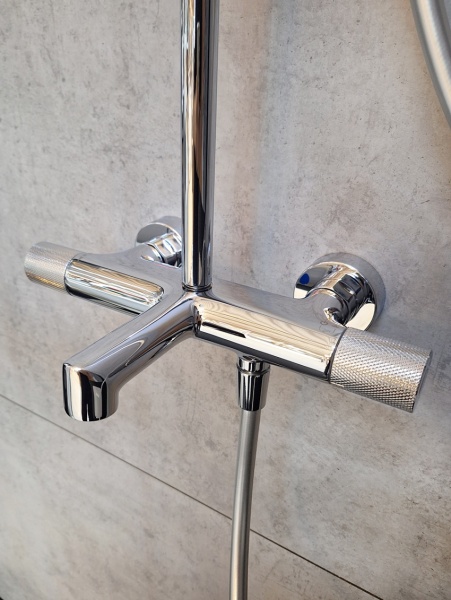 Душевая система с термостатом AltroBagno Intento 030420 Cr Душевая система с термостатом AltroBagno Intento 030420 Cr