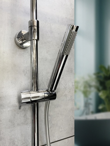 Душевая система с термостатом AltroBagno Costanza 030412 Cr Душевая система с термостатом AltroBagno Costanza 030412 Cr
