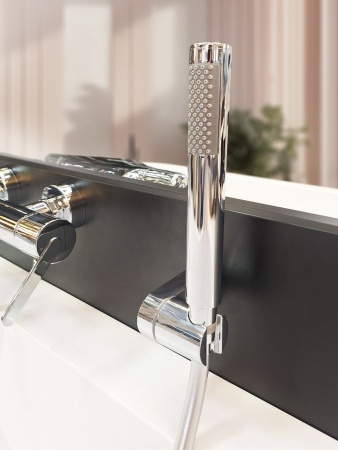 Смеситель для ванны AltroBagno Unione 0220 Cr Смеситель для ванны AltroBagno Unione 0220 Cr